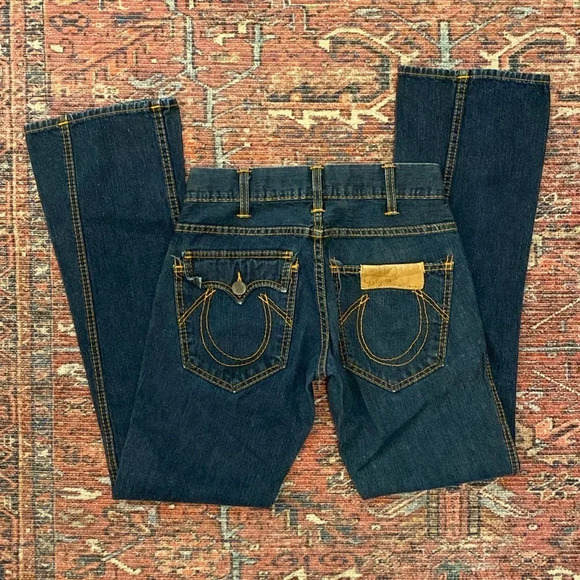 EUC True Religion Flare Leg Button fly Women’s Jeans size 27 Button Back Pockets - Picture 1 of 13